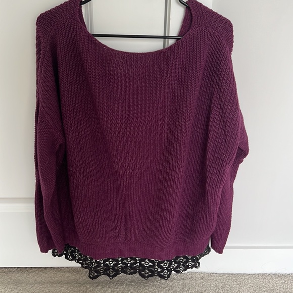 Oversized women’s sweater. Size M - Picture 3 of 3